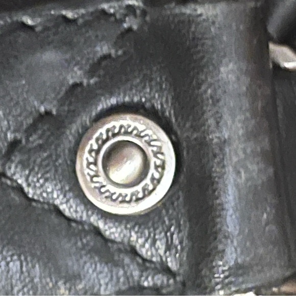 Authentic Gucci leather zippered tote - Picture 8 of 12